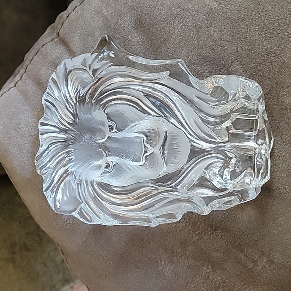 Vtg Heavy Clear Glass Crystal Carved Lion with Gold Accent Bookend - Picture 5 of 7